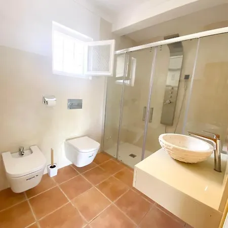Robles En Playa Den Bossa Con Piscina Privada Hébergement de vacances *