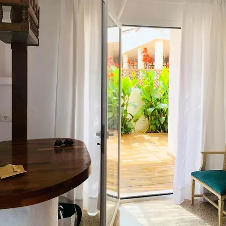 Hébergement de vacances Robles En Playa Den Bossa Con Piscina Privada *
