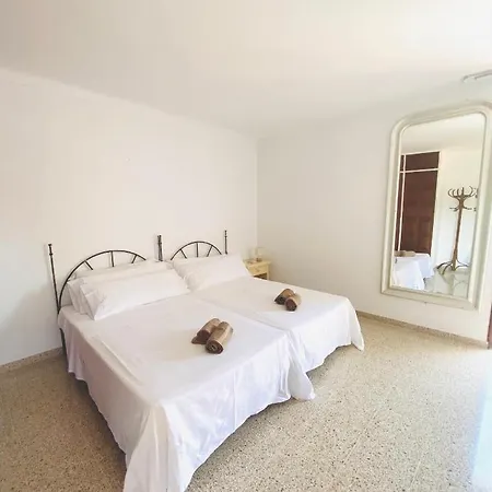 Robles En Playa Den Bossa Con Piscina Privada Semesterbostad *